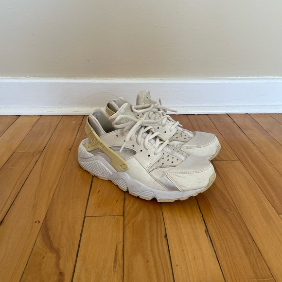 Nike Huaraches - Size 9 - Picture 4 of 5